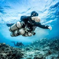 Sidemount Tec Diver
